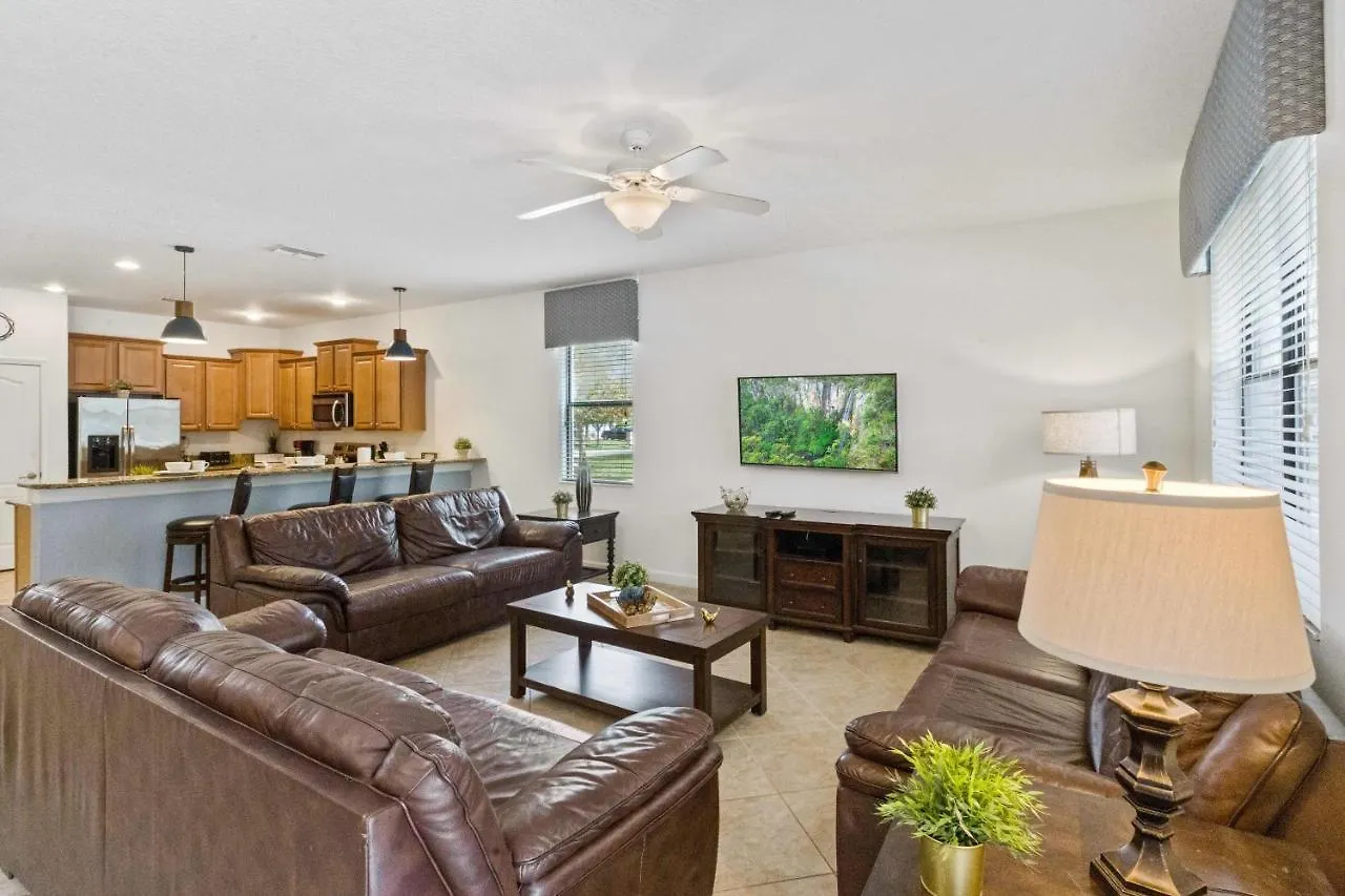 Giant Villa Wprivate Pool&Spa, Game Room, & More Davenport Holiday home